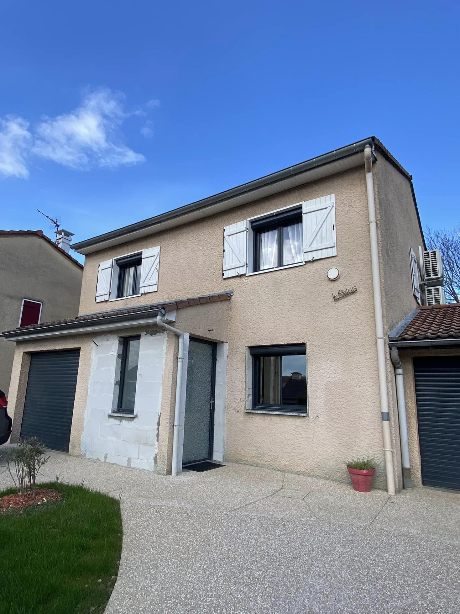 Ravalement de façade pendant