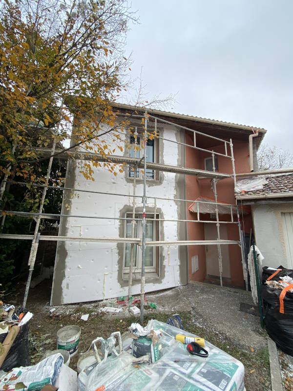 ite de façade pendant