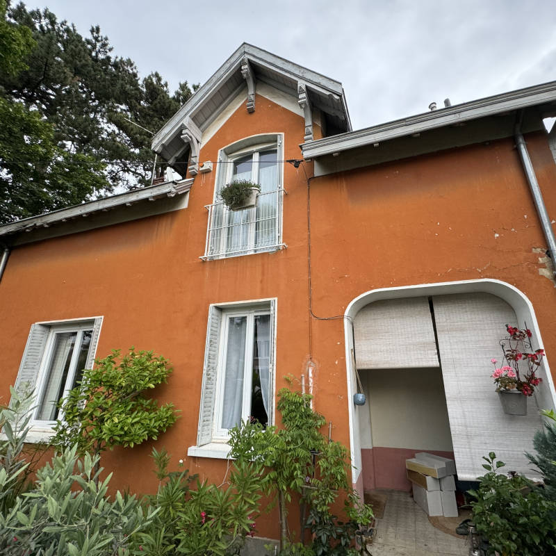 Ravalement de façade pendant