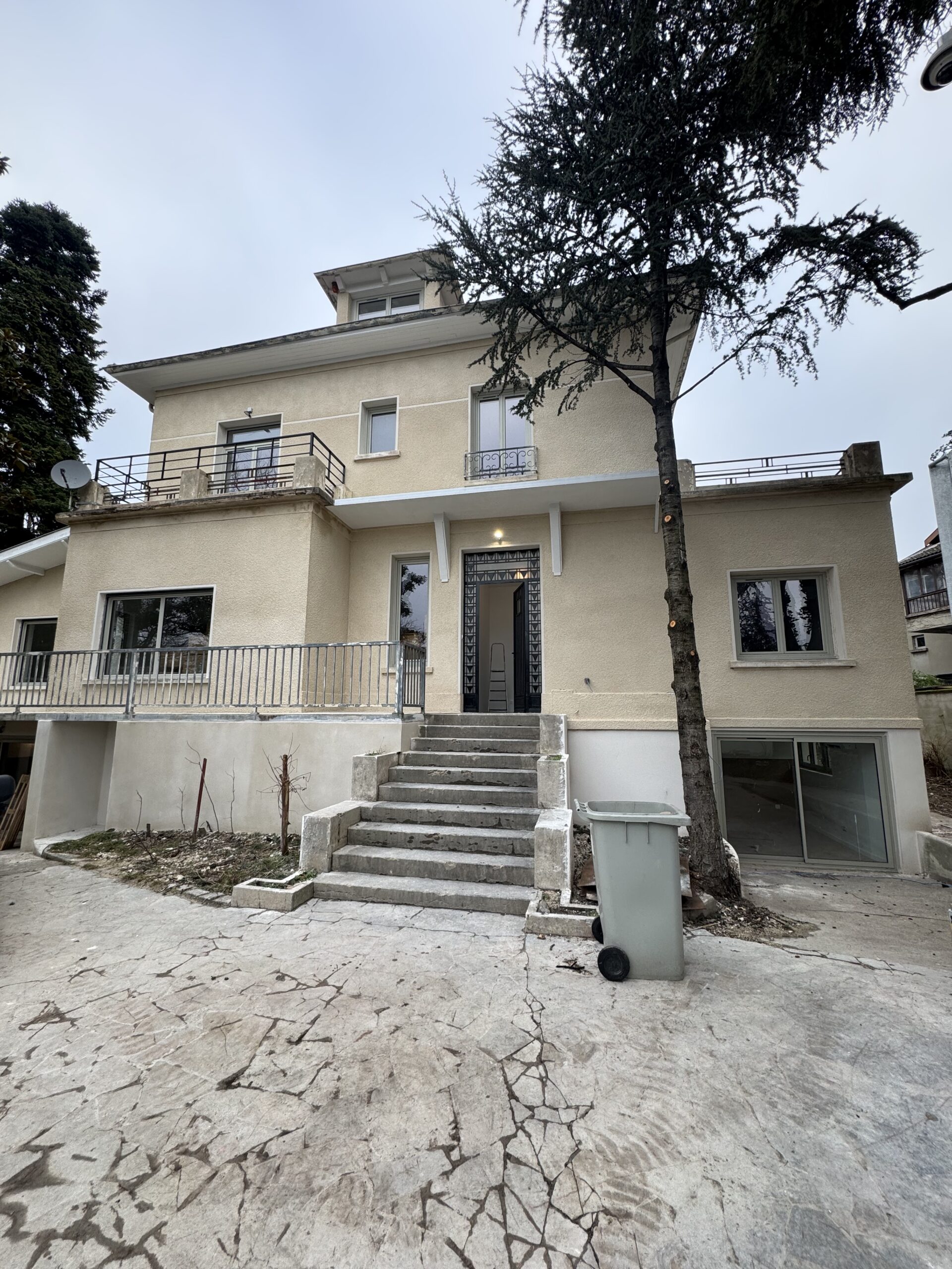 Après - Ravalement — [Ville]