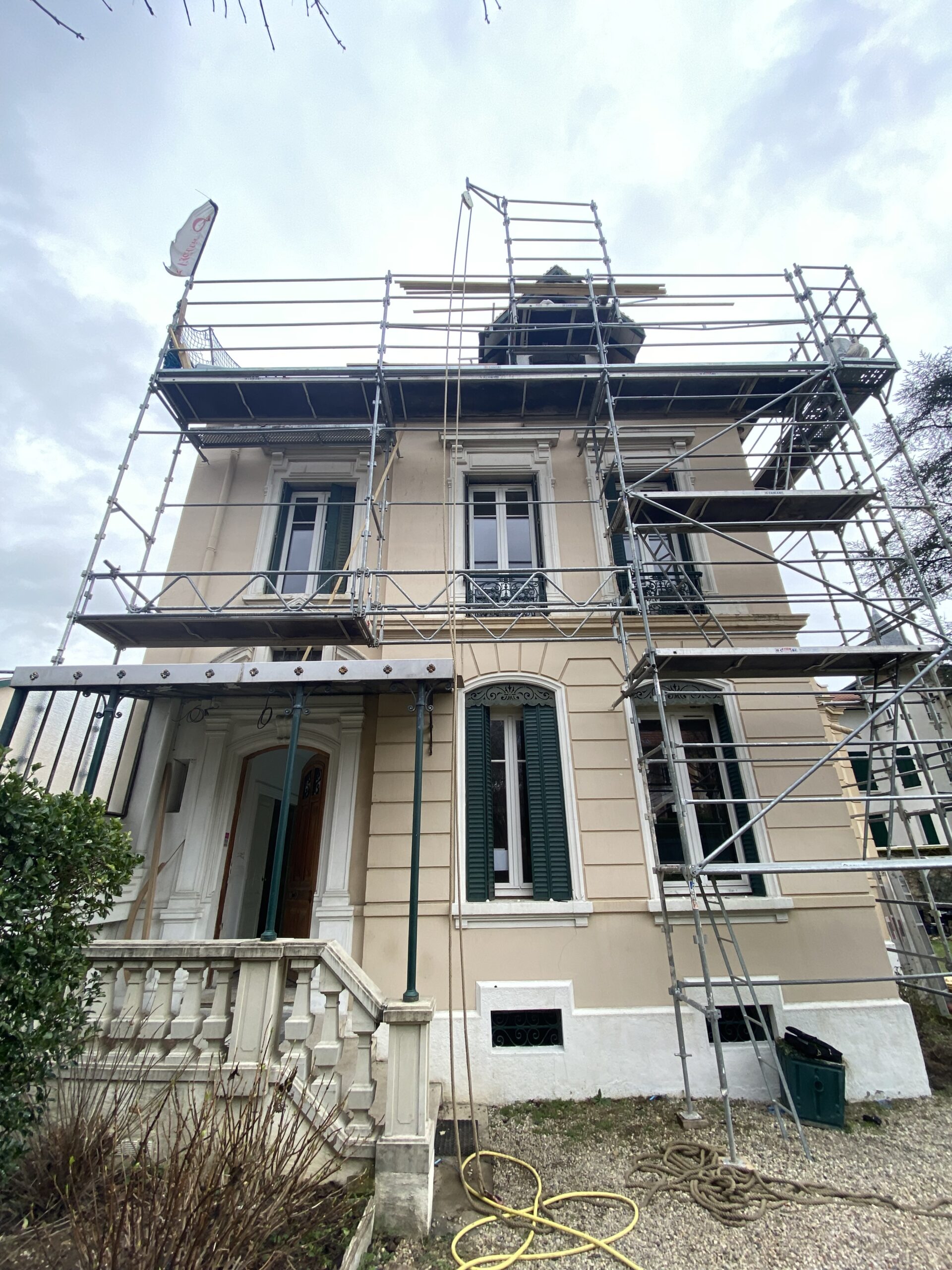 Avant - Peinture façade — Annecy